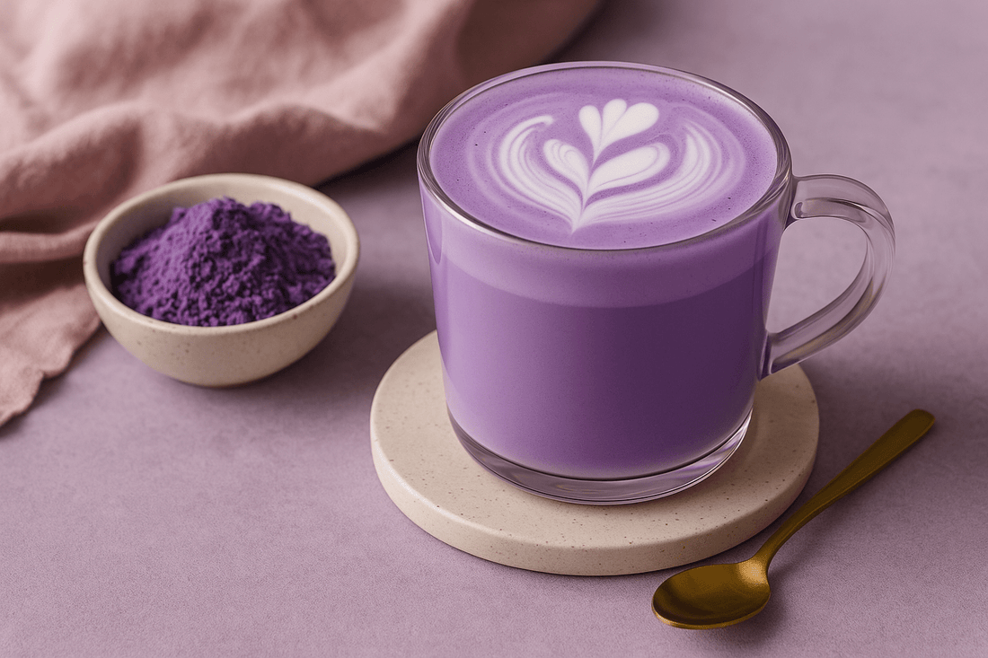Recette de boisson chaude violette à l’ube : l’alternative douce au café pour les matins d’hiver - Ube Mama
