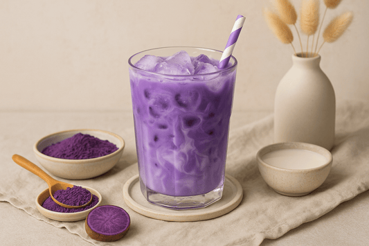Recette : Latte glacé à l’ube violet et lait de coco - Ube Mama